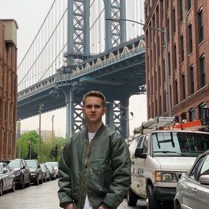 Meet your Posher, Taylor